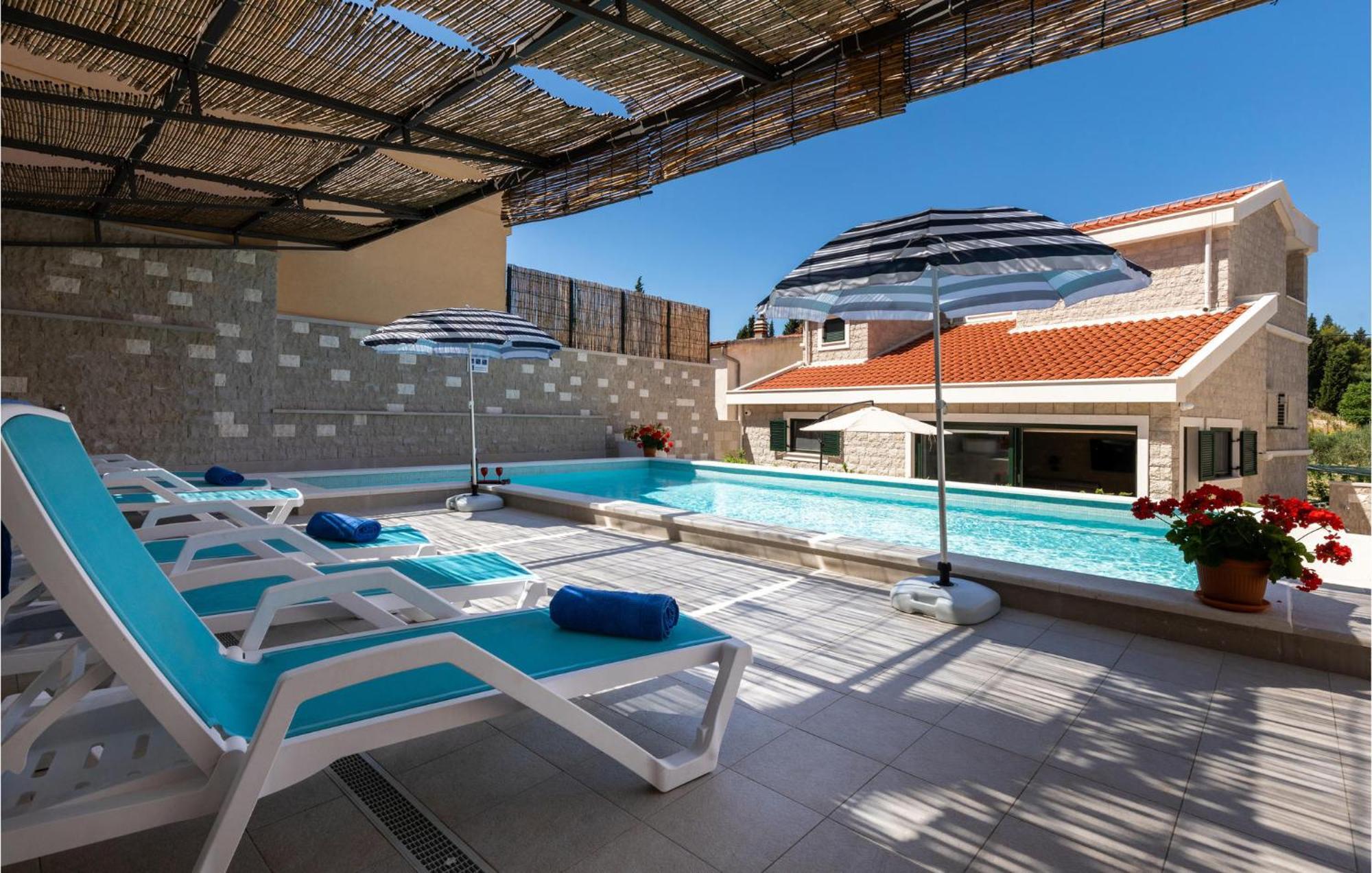 Lovely Home In Klek With House A Panoramic View Buitenkant foto