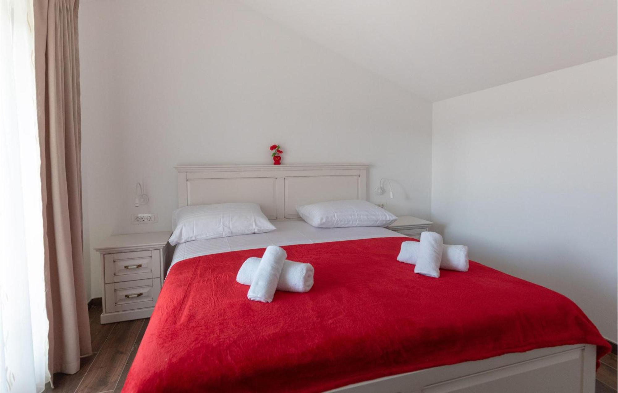 Lovely Home In Klek With House A Panoramic View Buitenkant foto