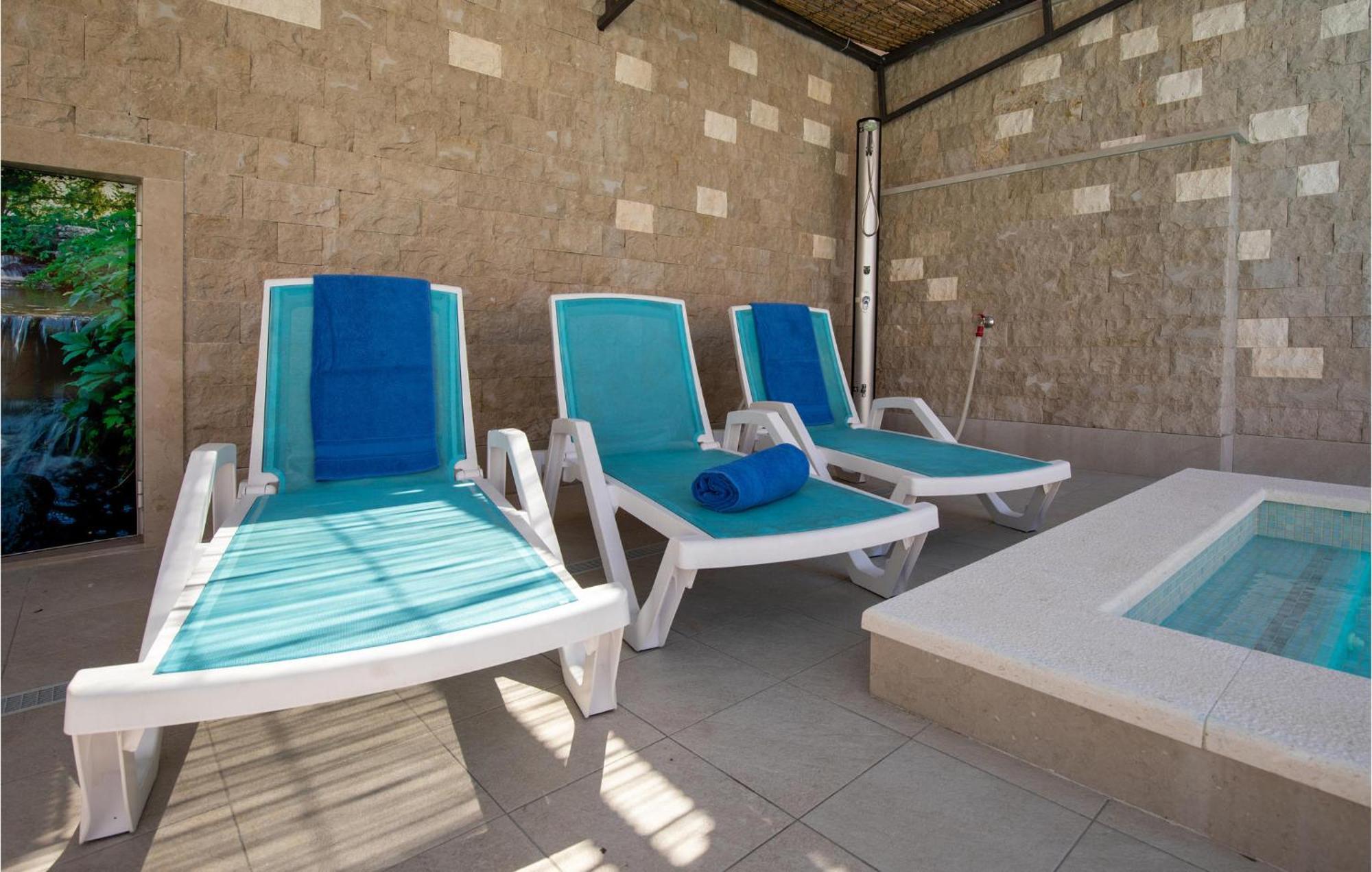 Lovely Home In Klek With House A Panoramic View Buitenkant foto